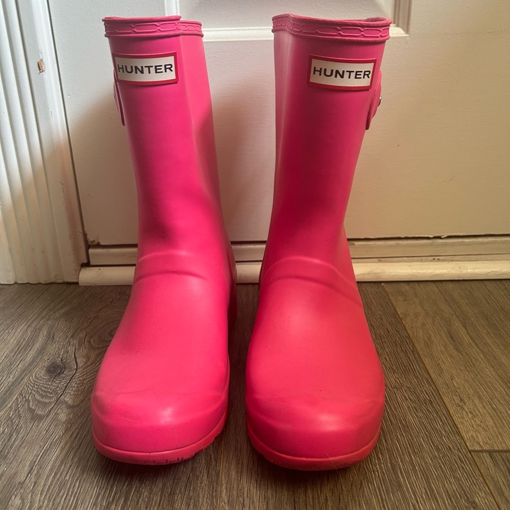 Hunter Fuchsia Waterproof Boots - Picture 2 of 6